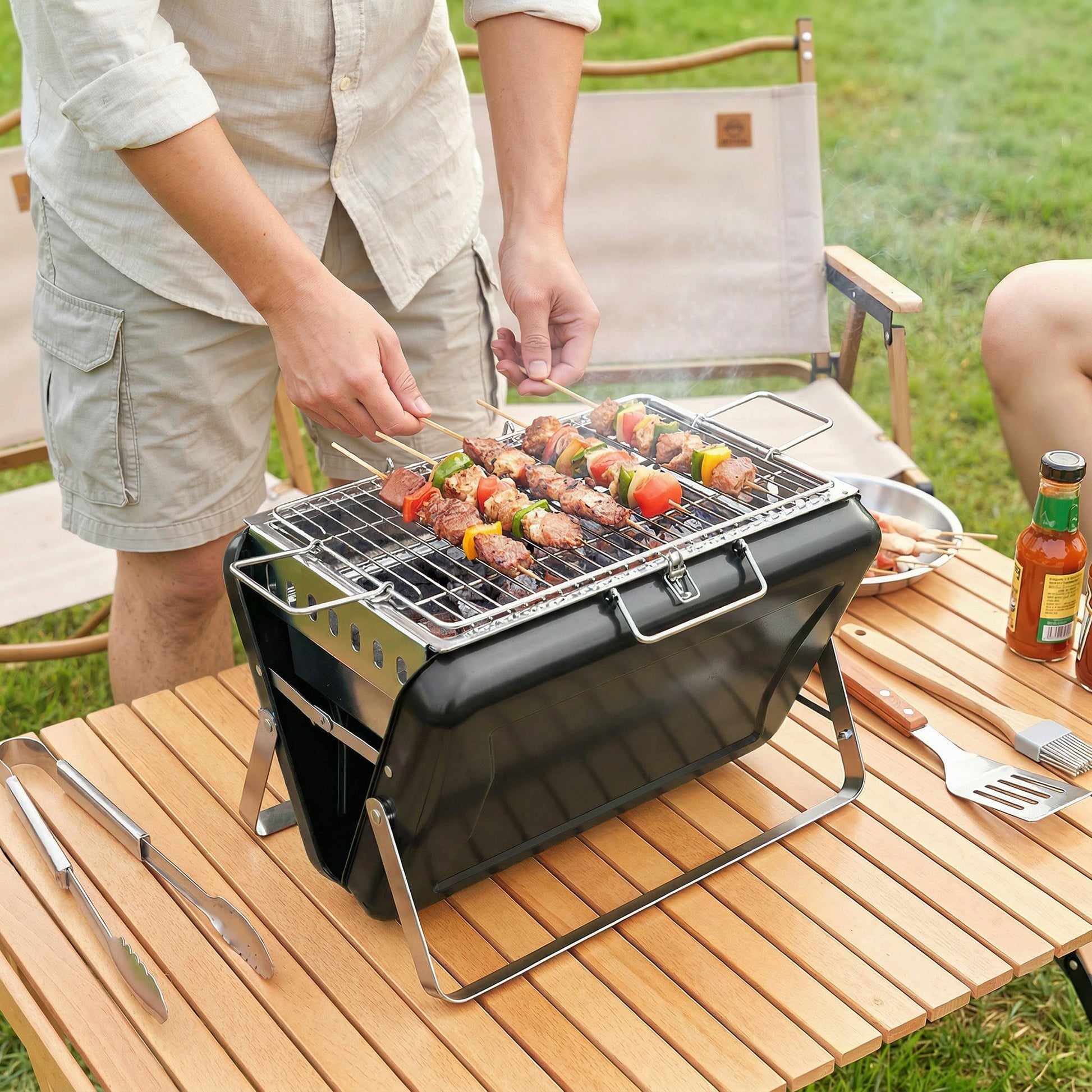 Barbecue valise sur table