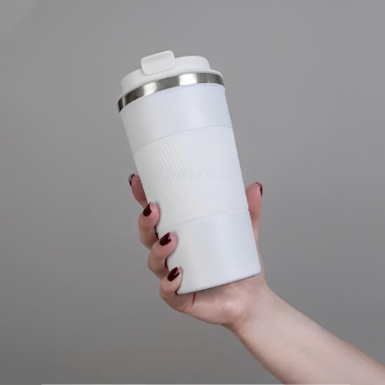 Gourde isotherme Blanc dans une main