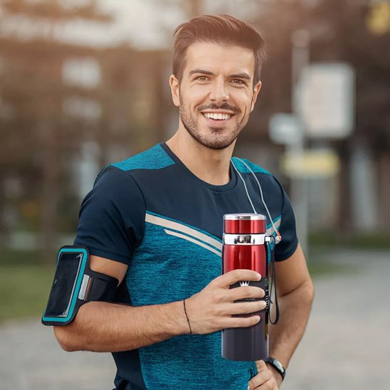 Gourde isotherme Homme qui tien bouteille