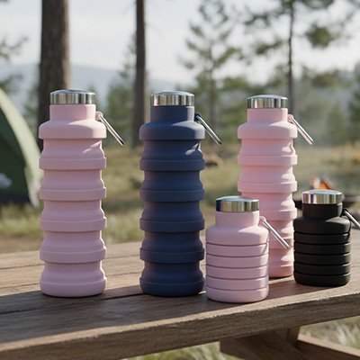 Gourde pliable sur table ouvert et fermer